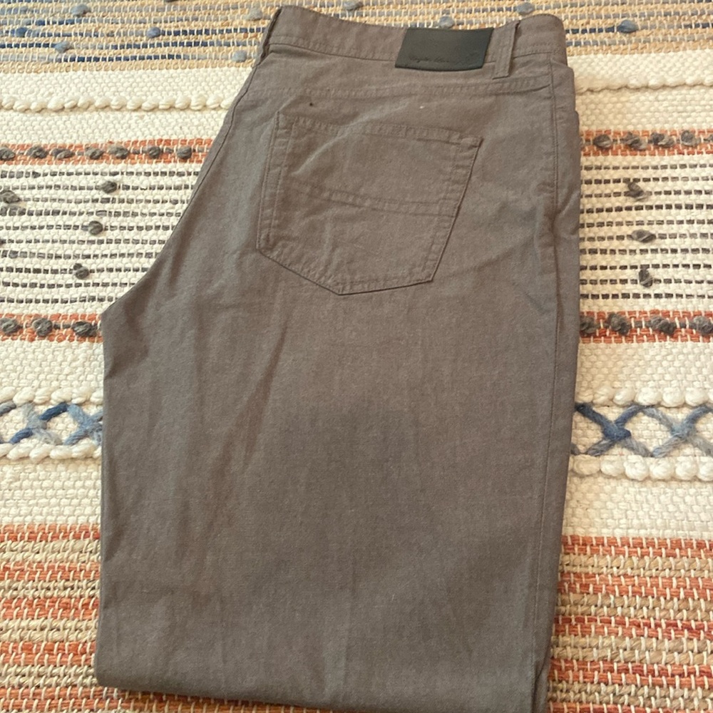 English Laundry Men’s straight leg pants size 36 waist 32 length khaki grey